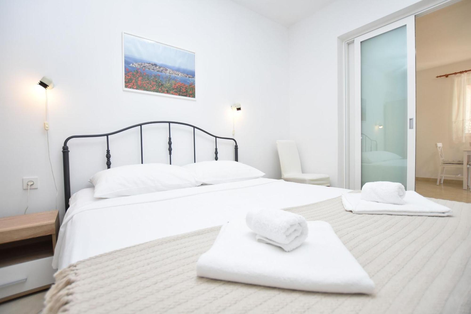 Apartments Eva Primosten Room photo